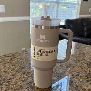 Stanley Quencher H2.0 Tumbler - Tan